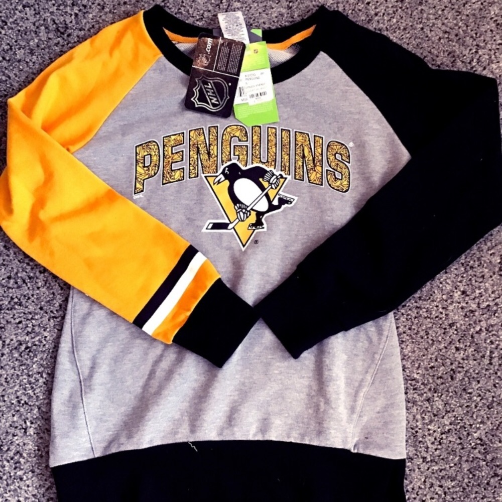 NWT L Penguins Sweatshirt